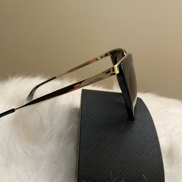 Prada sunglasses SPR 53S new without tags - Picture 3 of 6